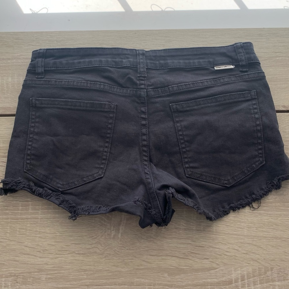 black billabong jean shorts - Picture 3 of 3